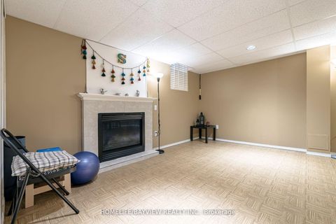 Photo 35 at 40 Gardner Place, Maple, Vaughan