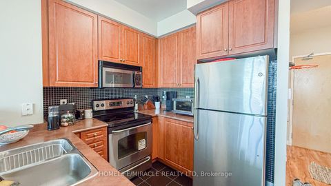 Photo 3 at 2803 - 220 Burnhamthorpe Road W, City Centre, Mississauga