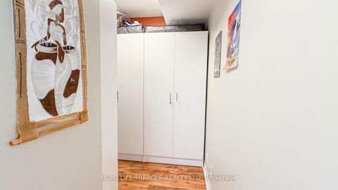 Photo 11 at 2803 - 220 Burnhamthorpe Road W, City Centre, Mississauga