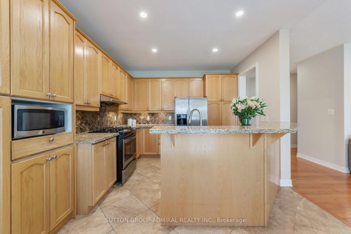 Photo 8 at 16 Appleview Road, Greensborough, Markham
