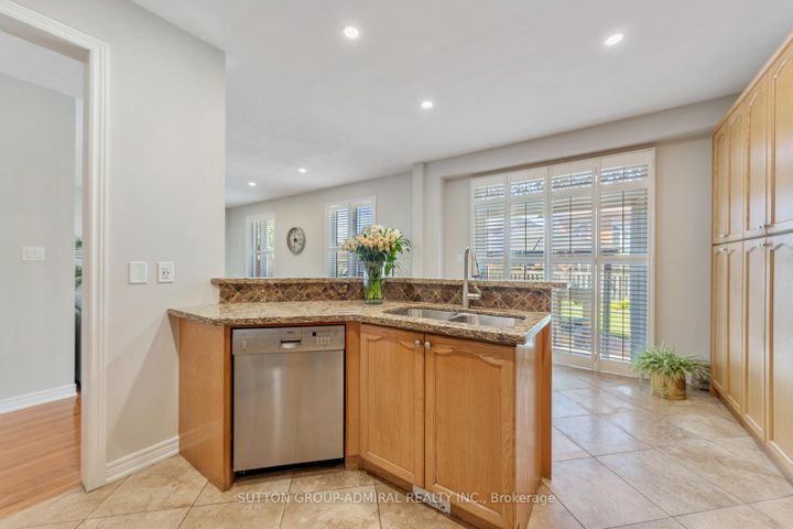 Photo 10 at 16 Appleview Road, Greensborough, Markham