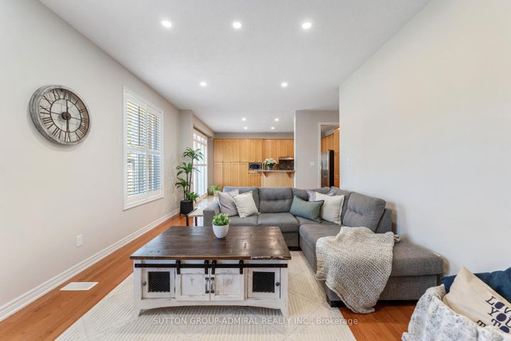 Photo 12 at 16 Appleview Road, Greensborough, Markham