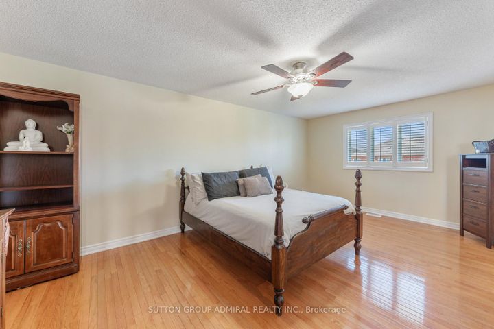 Photo 17 at 16 Appleview Road, Greensborough, Markham