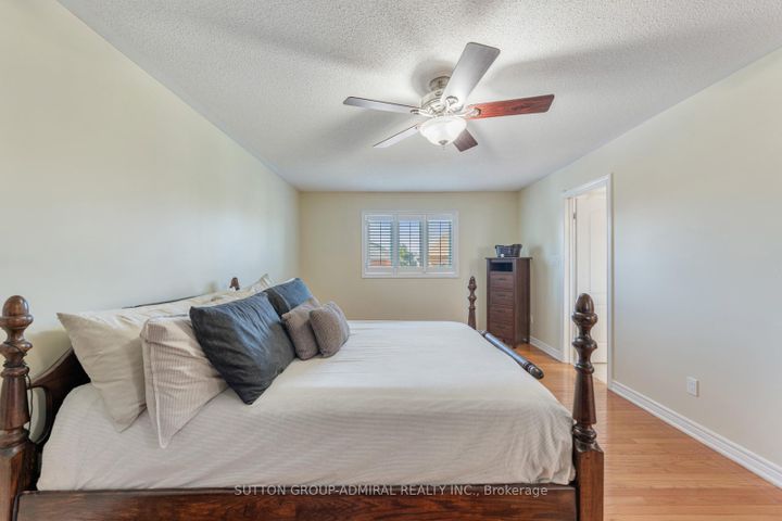 Photo 18 at 16 Appleview Road, Greensborough, Markham