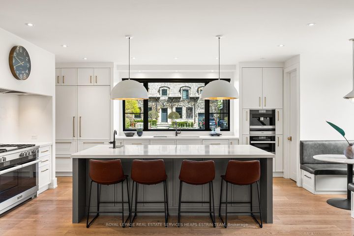 Photo 2 at 44 Bennington Heights Drive, Leaside, Toronto