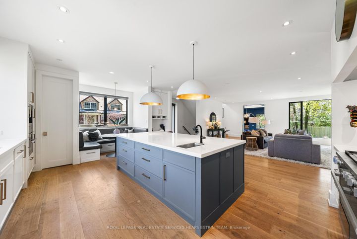 Photo 3 at 44 Bennington Heights Drive, Leaside, Toronto