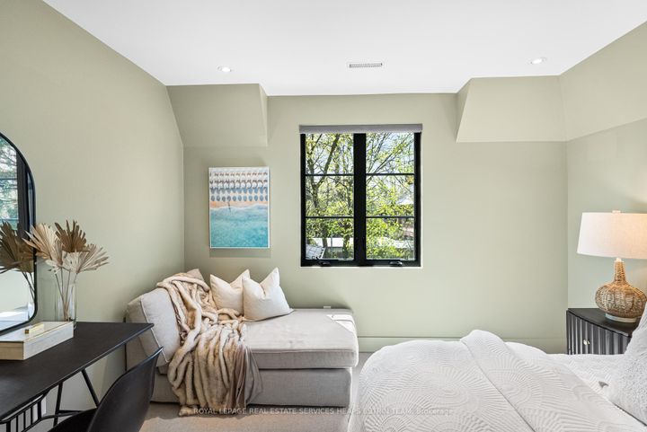 Photo 25 at 44 Bennington Heights Drive, Leaside, Toronto