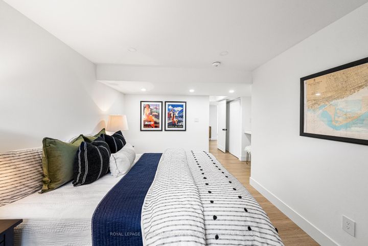 Photo 29 at 44 Bennington Heights Drive, Leaside, Toronto