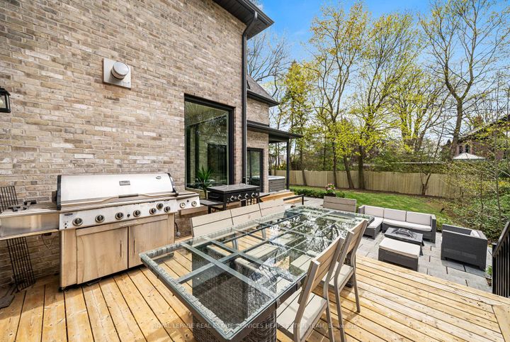 Photo 34 at 44 Bennington Heights Drive, Leaside, Toronto