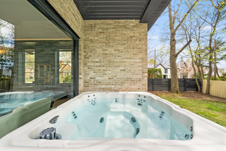 Photo 36 at 44 Bennington Heights Drive, Leaside, Toronto