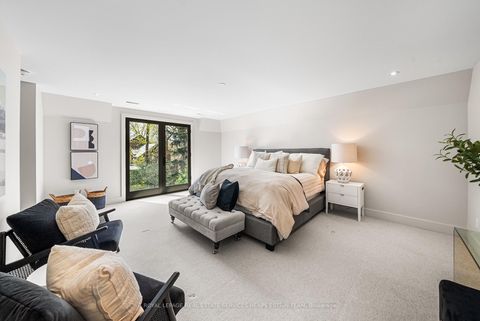 Photo 14 at 44 Bennington Heights Drive, Leaside, Toronto