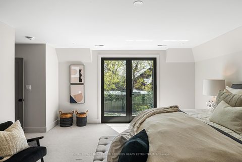 Photo 15 at 44 Bennington Heights Drive, Leaside, Toronto