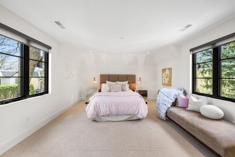 Photo 21 at 44 Bennington Heights Drive, Leaside, Toronto