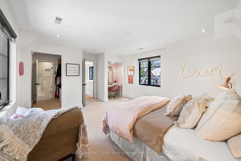 Photo 22 at 44 Bennington Heights Drive, Leaside, Toronto