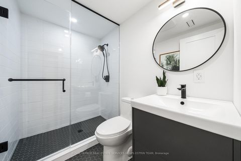 Photo 30 at 44 Bennington Heights Drive, Leaside, Toronto