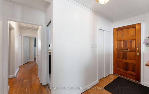 Photo 4 at 39 Pakenham Drive, Kipling, Toronto