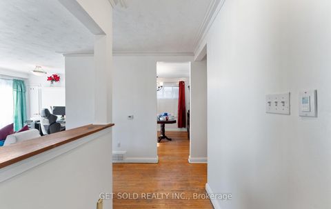 Photo 14 at 39 Pakenham Drive, Kipling, Toronto