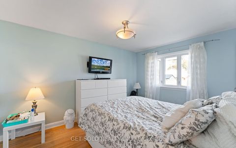 Photo 16 at 39 Pakenham Drive, Kipling, Toronto