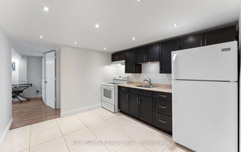Photo 23 at 39 Pakenham Drive, Kipling, Toronto