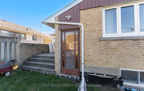 Photo 38 at 39 Pakenham Drive, Kipling, Toronto