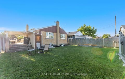 Photo 39 at 39 Pakenham Drive, Kipling, Toronto