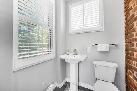 Photo 10 at 206 Howard Park Avenue, Swansea, Toronto
