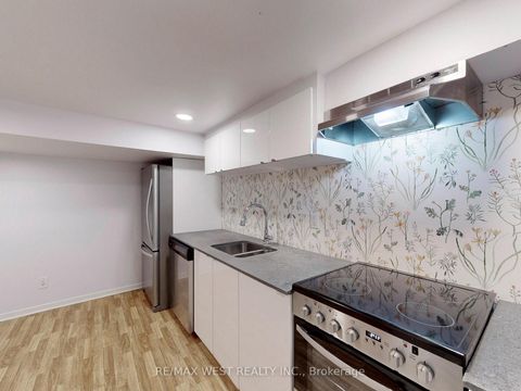 Photo 24 at 206 Howard Park Avenue, Swansea, Toronto