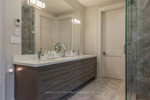 Photo 19 at 26 - 10 Maple Grove Drive, MO Morrison, Oakville