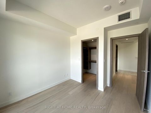 Photo 11 at 106 - 11 McMahon Drive, Bayview Village, Toronto