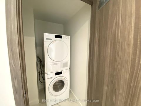 Photo 23 at 106 - 11 McMahon Drive, Bayview Village, Toronto