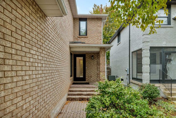 Photo 1 at 6433 Longspur Road, Lisgar, Mississauga