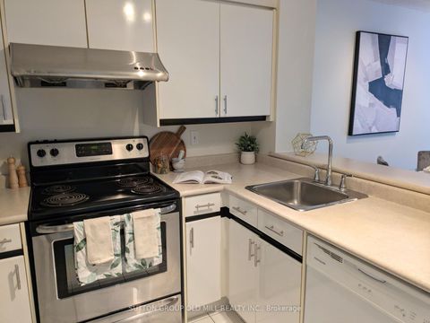 Photo 4 at 907 - 7 Carlton Street, Yonge Corridor, Toronto