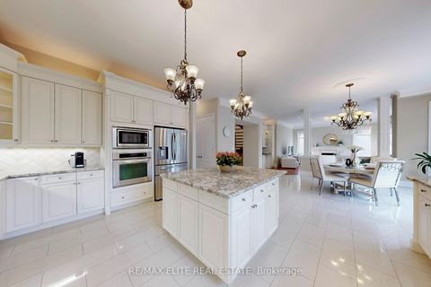 Photo 8 at 59 Carisbrooke Circle, Bayview Southeast, Aurora