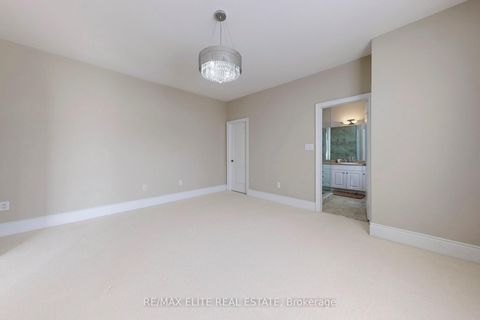 Photo 24 at 59 Carisbrooke Circle, Bayview Southeast, Aurora