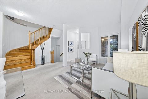 Photo 15 at 67 Antique Drive, Oak Ridges Lake Wilcox, Richmond Hill