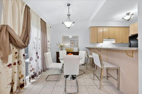 Photo 24 at 67 Antique Drive, Oak Ridges Lake Wilcox, Richmond Hill