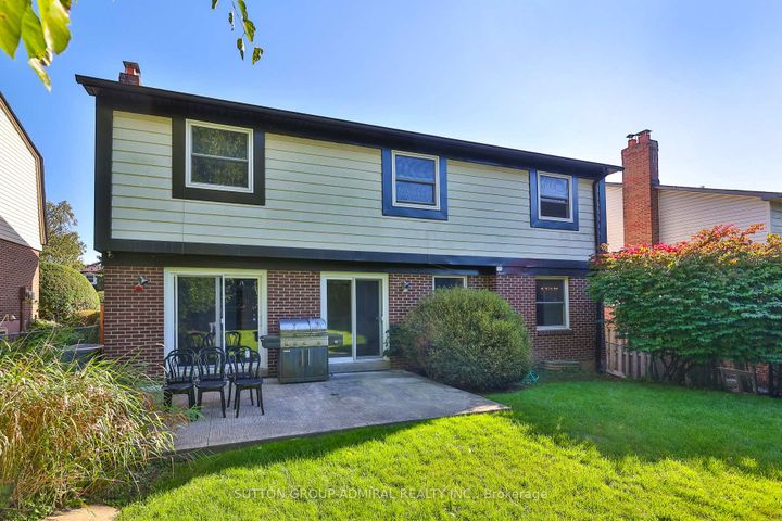 Photo 4 at 22 Cobblestone Drive, German Mills, Markham