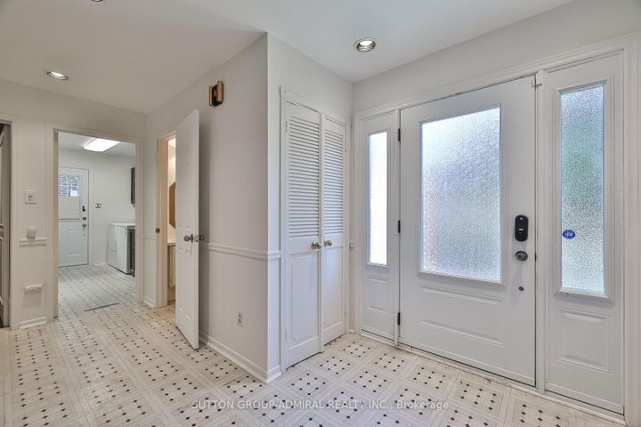 Photo 6 at 22 Cobblestone Drive, German Mills, Markham