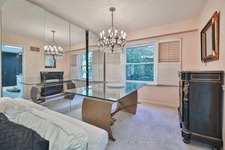 Photo 11 at 22 Cobblestone Drive, German Mills, Markham