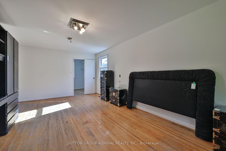 Photo 23 at 22 Cobblestone Drive, German Mills, Markham