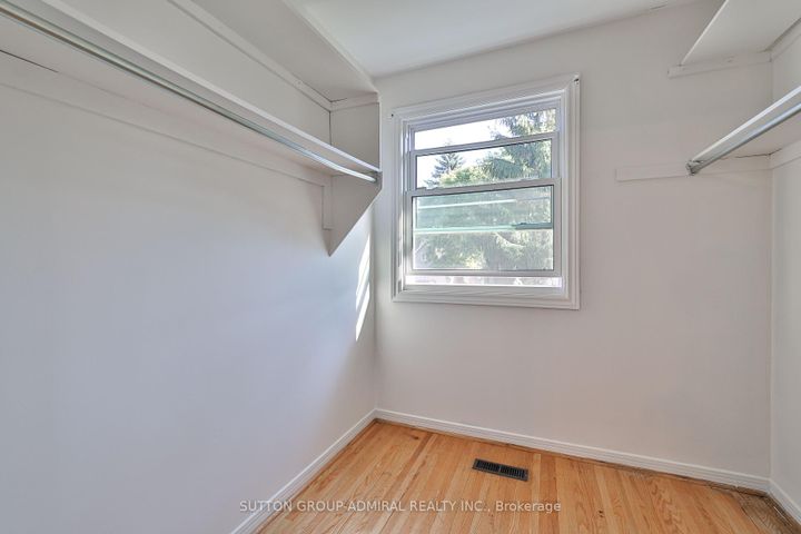 Photo 27 at 22 Cobblestone Drive, German Mills, Markham