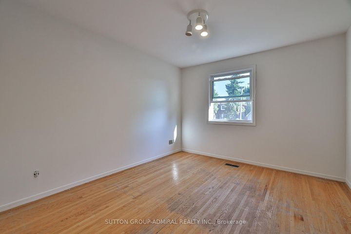 Photo 29 at 22 Cobblestone Drive, German Mills, Markham