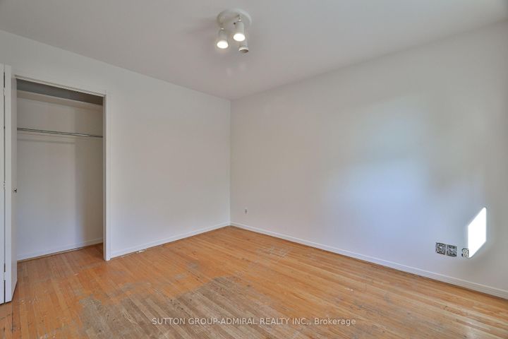 Photo 30 at 22 Cobblestone Drive, German Mills, Markham