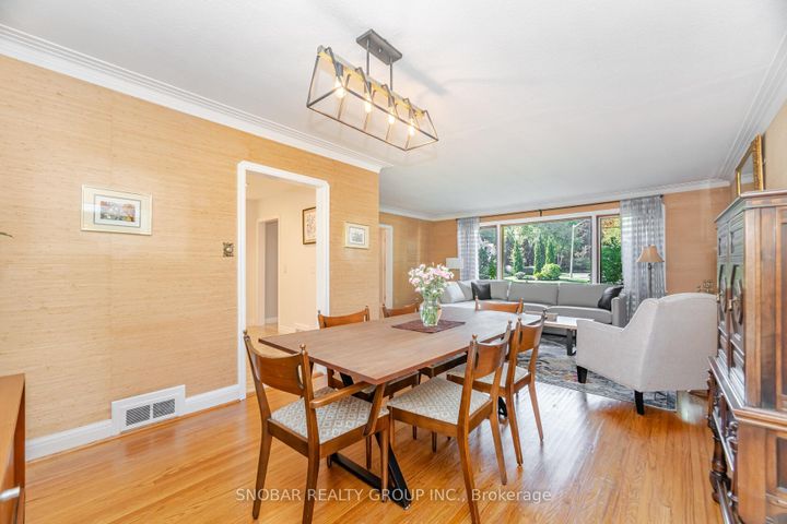 Photo 7 at 154 Maplewood Road, Mineola, Mississauga
