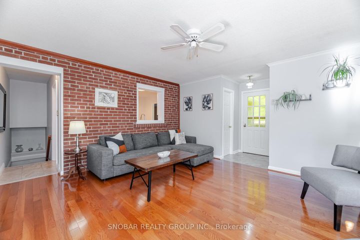 Photo 13 at 154 Maplewood Road, Mineola, Mississauga