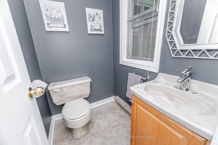 Photo 17 at 154 Maplewood Road, Mineola, Mississauga