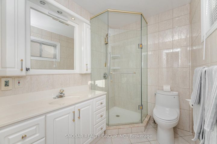 Photo 23 at 154 Maplewood Road, Mineola, Mississauga