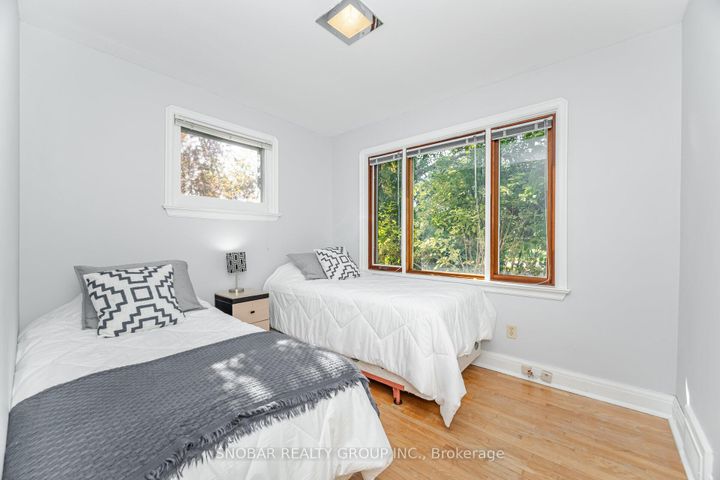 Photo 25 at 154 Maplewood Road, Mineola, Mississauga