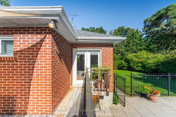 Photo 35 at 154 Maplewood Road, Mineola, Mississauga