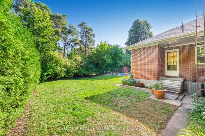 Photo 43 at 154 Maplewood Road, Mineola, Mississauga